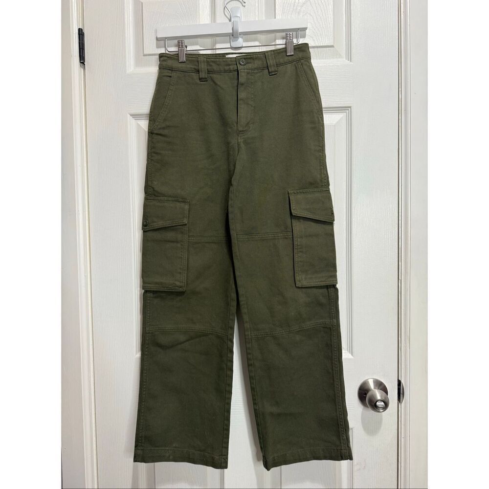 Aritzia Tna cargo pants size 4